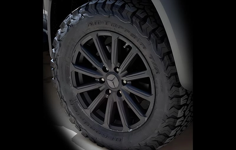 matte-black-wheel-and-tire